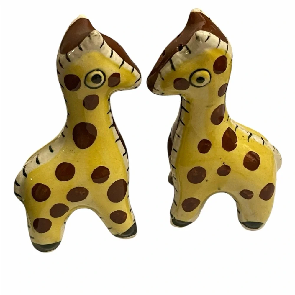 Vintage Hand-Painted Ceramic Giraffe Salt & Pepper Shakers Set Made In Japan